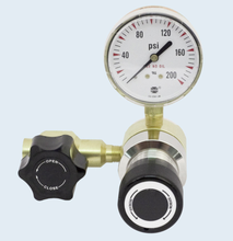 Load image into Gallery viewer, SGD 3101l Series Brass High Purity Line Regulator